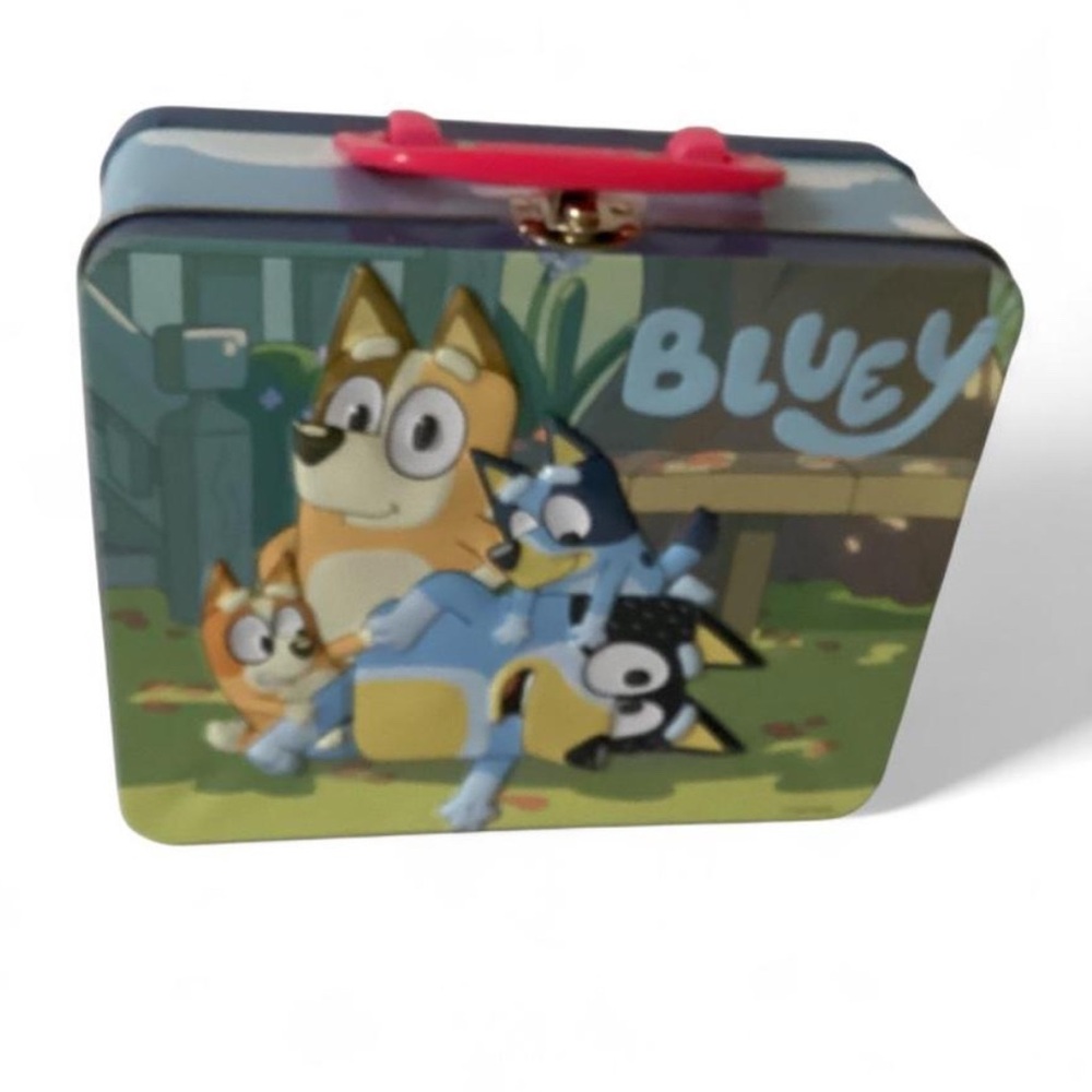 Bluey Metal Lunch Box with Red Handle and Puzzle inside - Picture 4 of 6